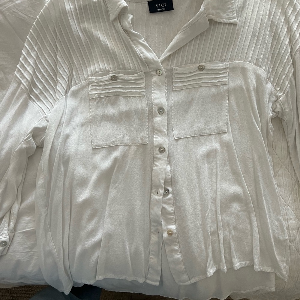 Vicidolls button down top - Picture 2 of 5